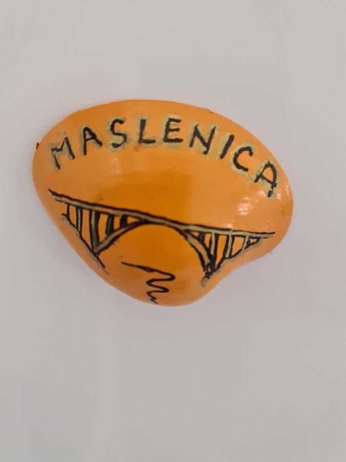 Maslenica-Bougainvillea Екстериор снимка